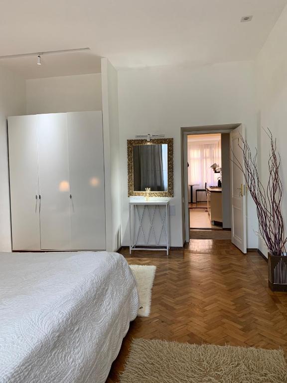 City centre HOTEL STYLE APARTMENT - Two-Bedroom Apartment