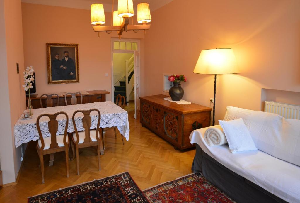 Postel nebo postele na pokoji v ubytování Villa Elasan