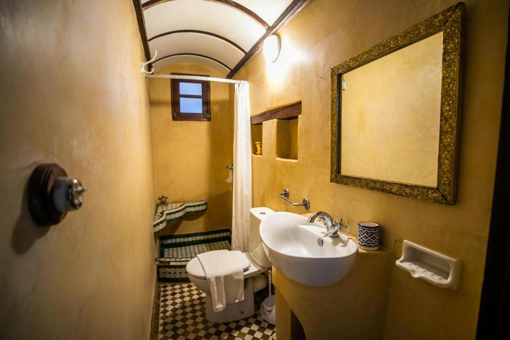Koupelna v ubytování Riad Arabella
