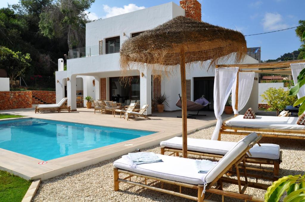 VILLA AZURO Spectacular IBIZA style Villa with heated private ...