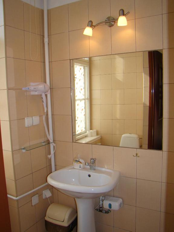 Hotel Polonia - Habitación Doble Con Baño Privado