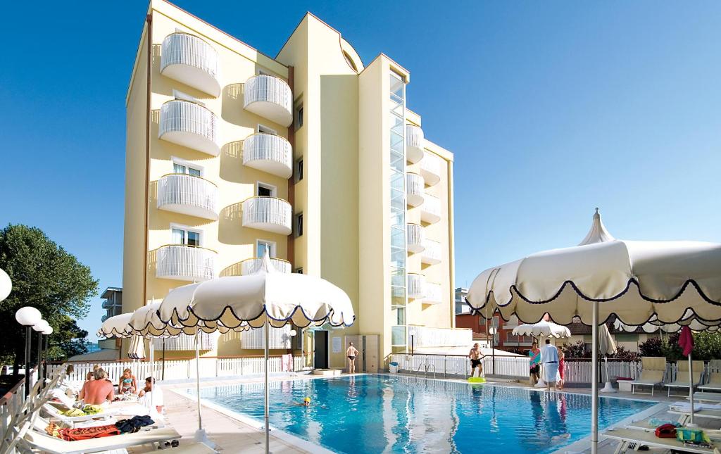 Bazén v ubytování Salus Smart & Chic Hotel nebo v jeho okolí