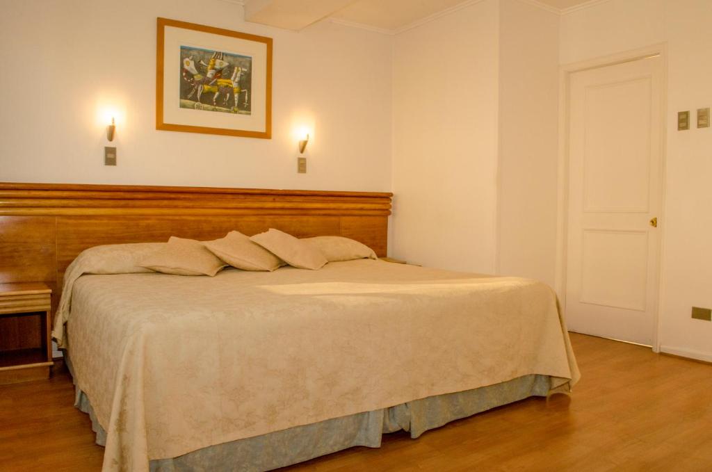 Postel nebo postele na pokoji v ubytování Gala Hotel