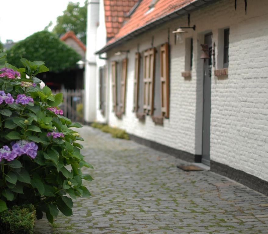 Gallery image of Flemish cottage in Oostkamp