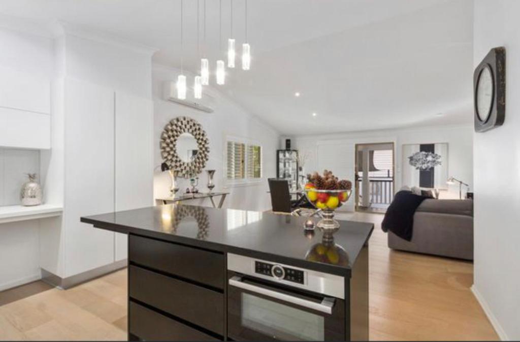 Gallery Walk home, Mount Tamborine Updated 2024 Prices