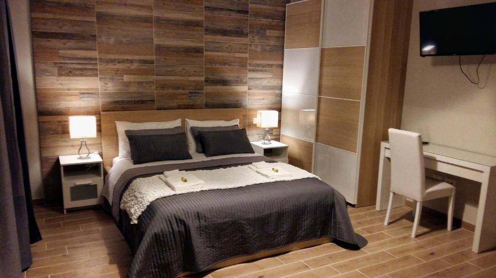 Pisa City Lodge - Double Room With Private Bathroom