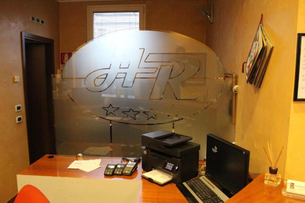 TV a/nebo společenská místnost v ubytování Hotel Riverside