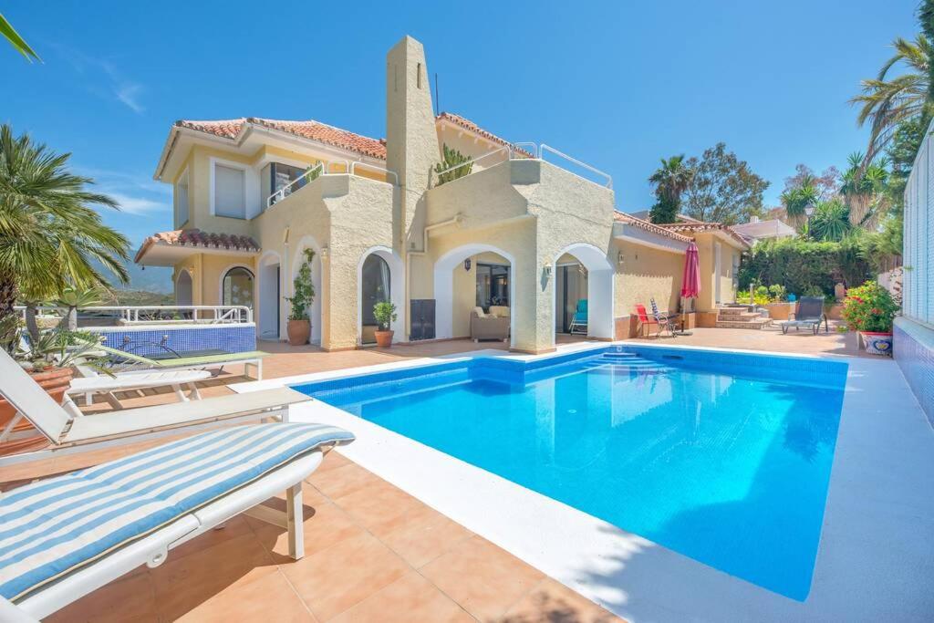 Marbella Holiday Villa with sea views and pool (Spanje ...