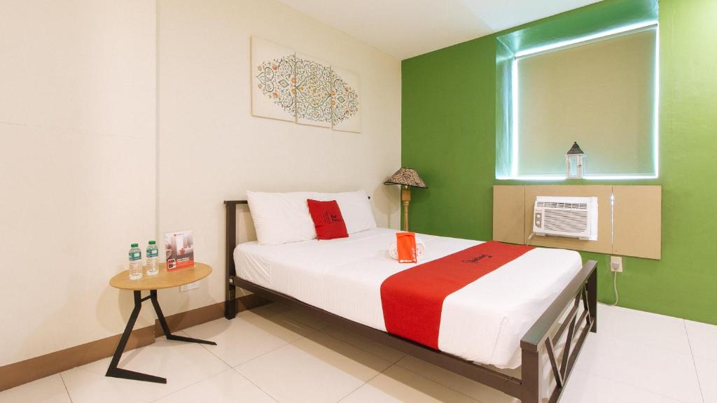RedDoorz Plus @ Kamuning Quezon City - 行政套房