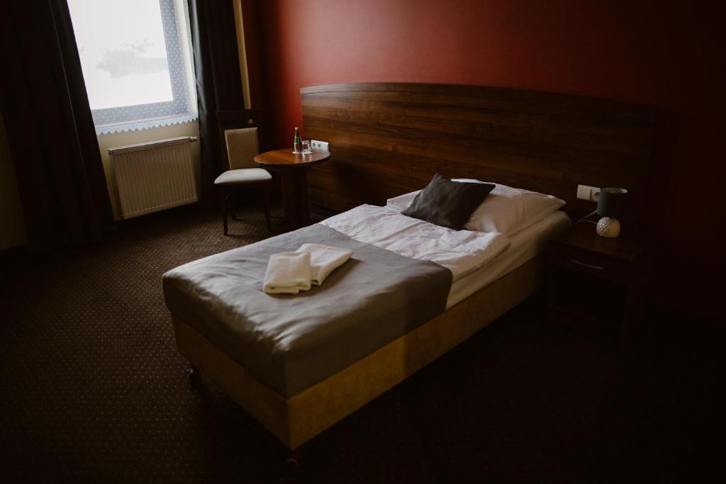 Hotel AB - Large Single Room
