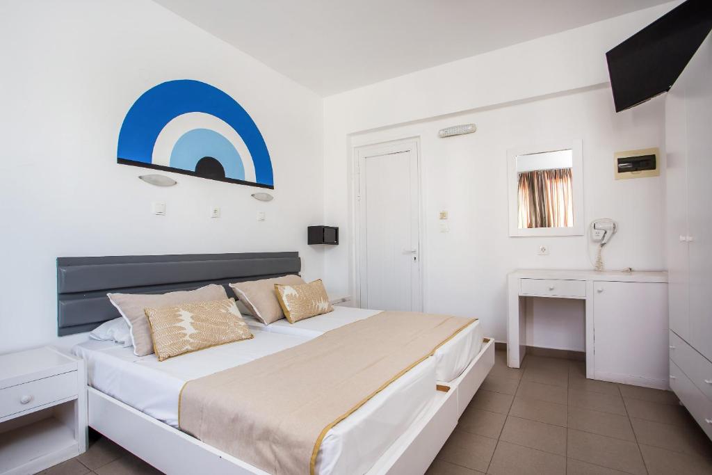 Tinas Plus Hotel - 5