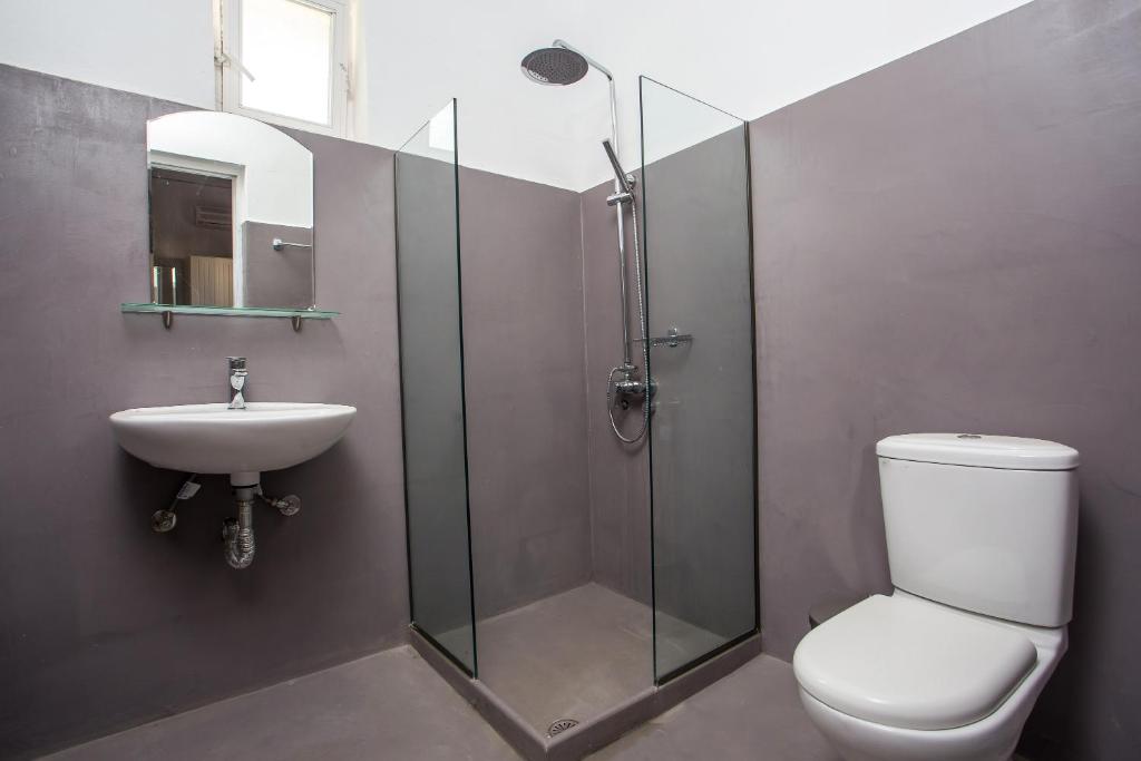 Tinas Plus Hotel - 6