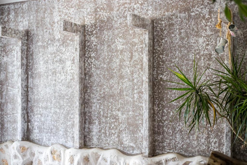 Tinas Plus Hotel - 7