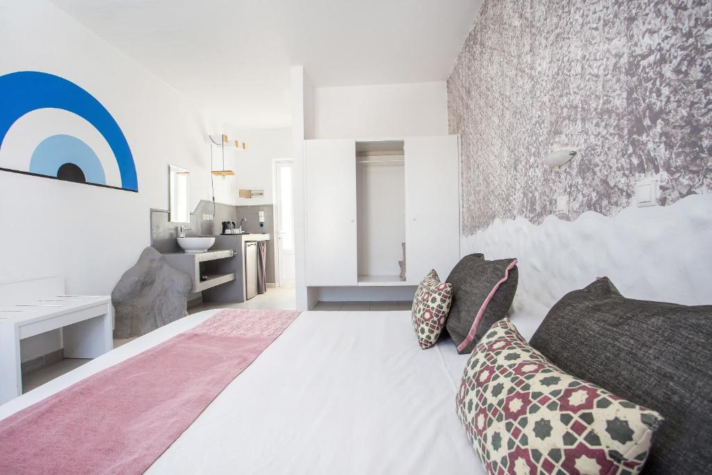 Tinas Plus Hotel - 13