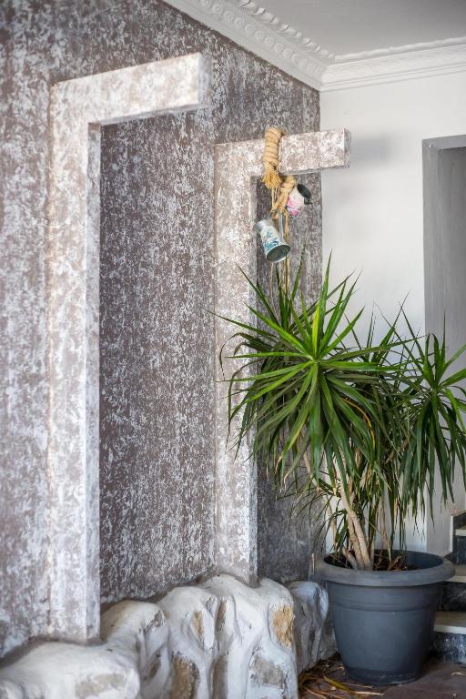 Tinas Plus Hotel - 14