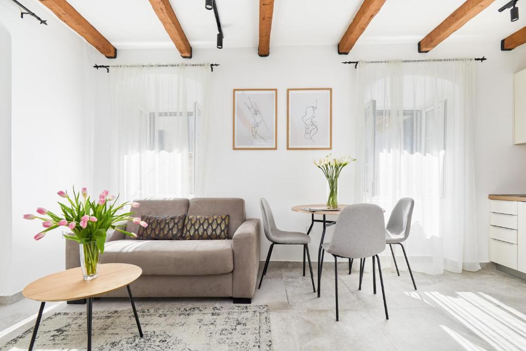 Old Town Casa Dameo Apartments - Deluxe Studio