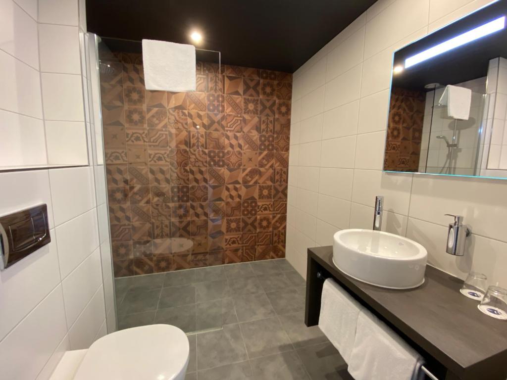 Fletcher Hotel-Restaurant ByZoo Emmen - Standard Twin Room