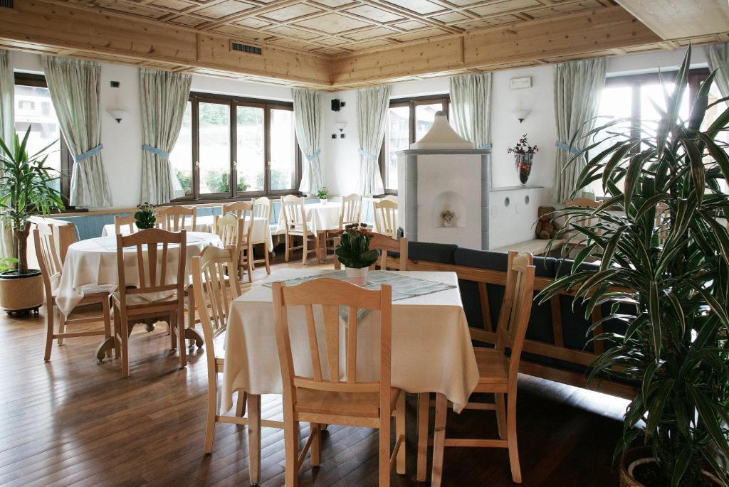 Restaurace v ubytování Hotel Compagnoni