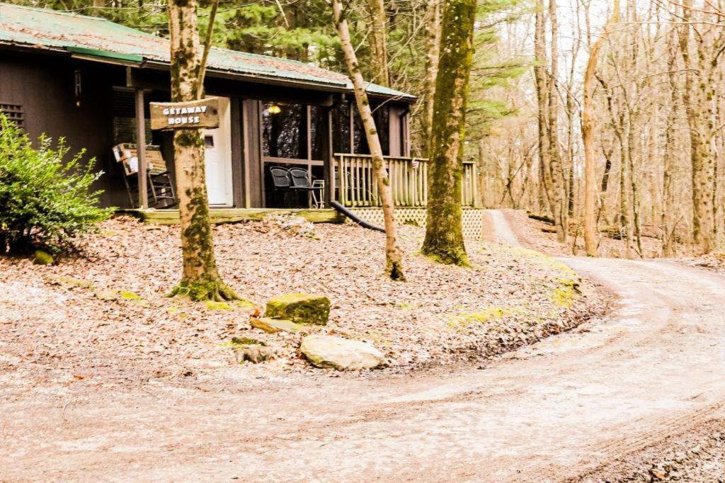 Avenwood Cabins - Two-Bedroom House