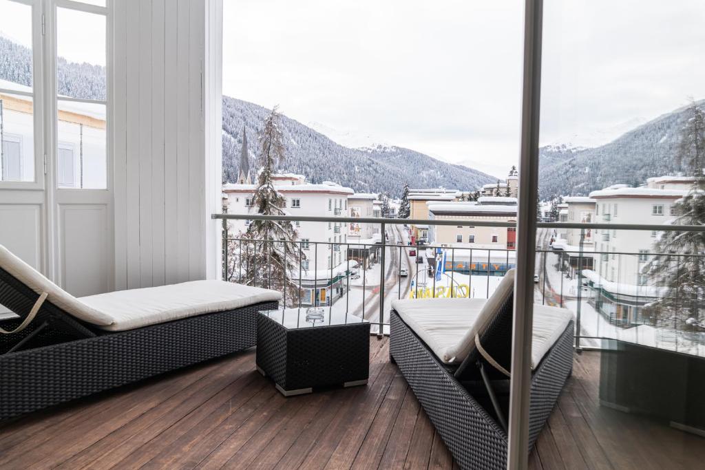 Nespecifikovaný výhled na hory nebo výhled na hory při pohledu z hotelu