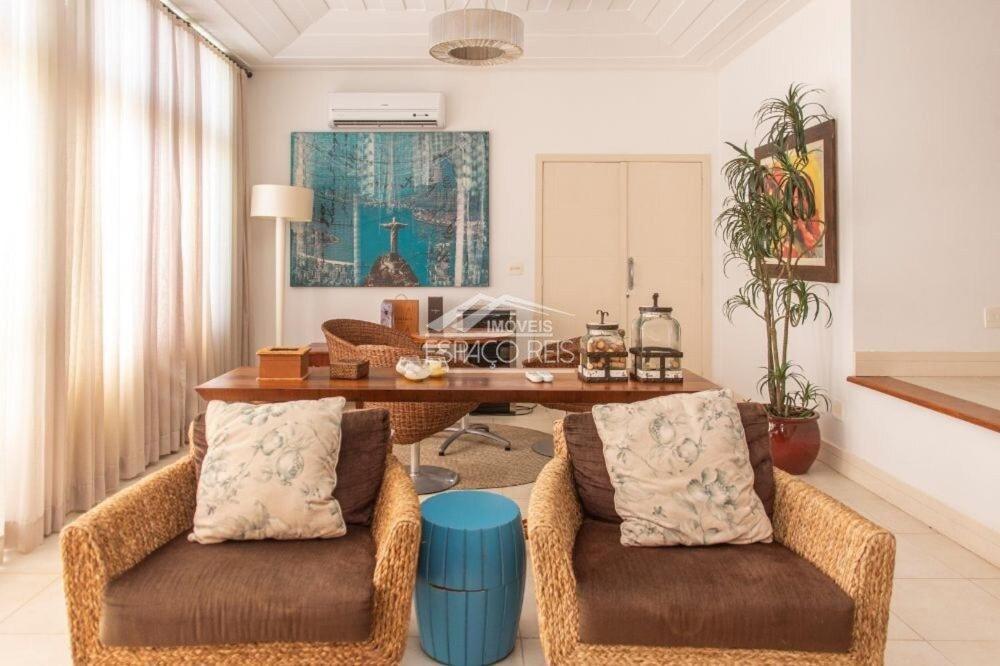  Casa de Condomínio com vista para o mar com 4 Suítes - Ferradurinha