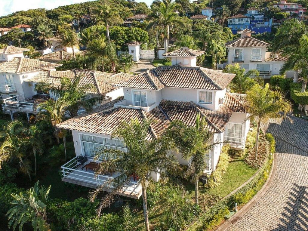  Casa de Condomínio com vista para o mar com 4 Suítes - Ferradurinha