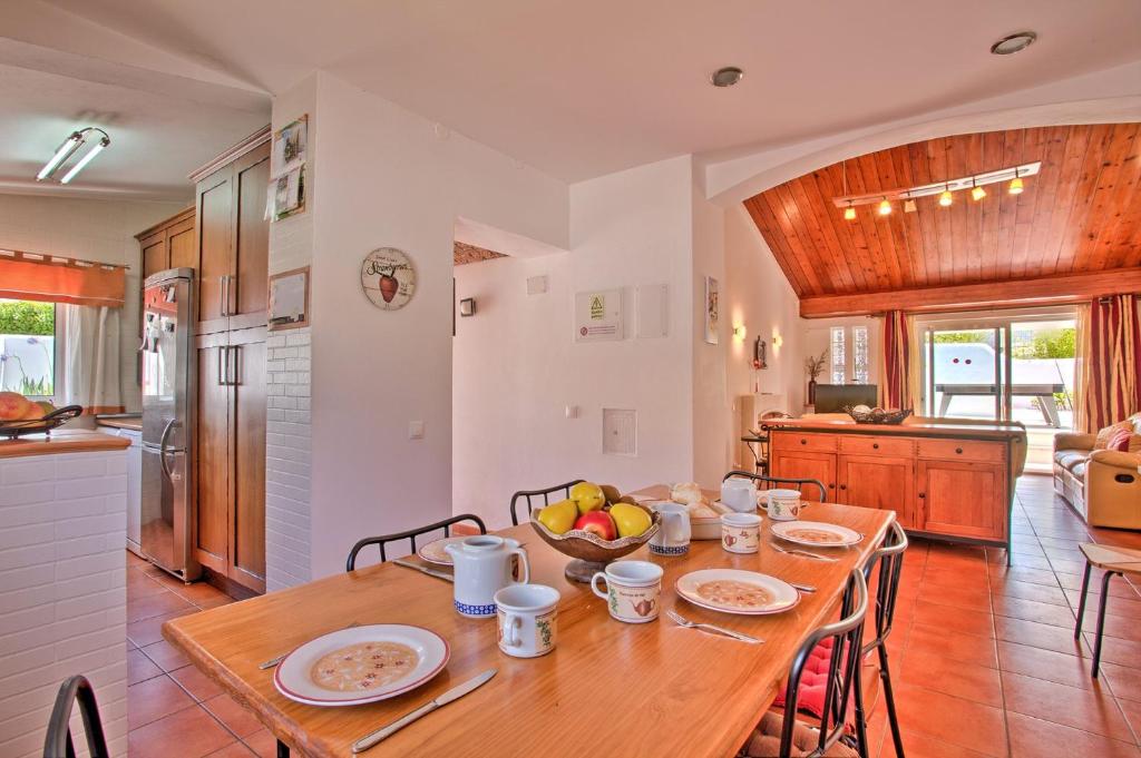 Kuchyň nebo kuchyňský kout v ubytování Villa Dela by Villa Plus