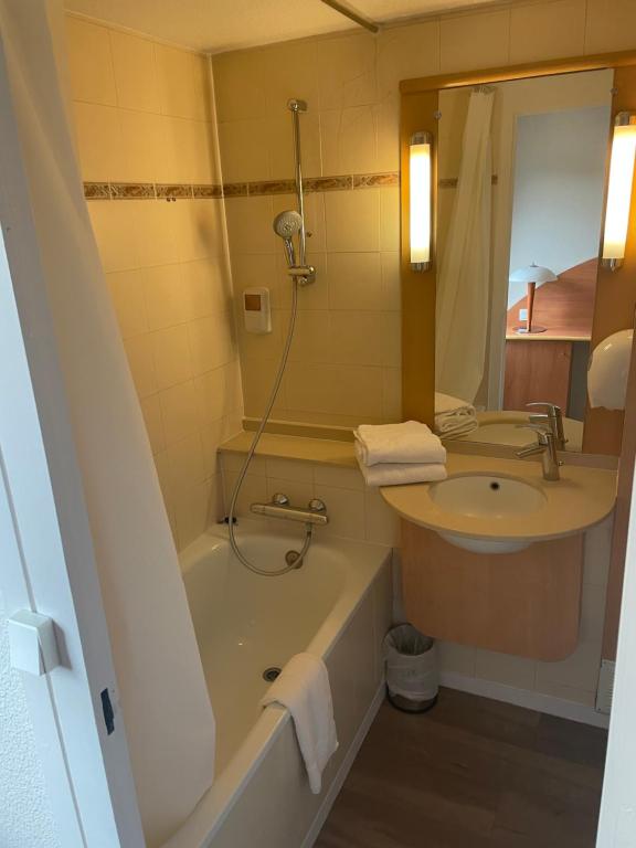 Hôtel inn design Sancé ex Kyriad - 三个房间