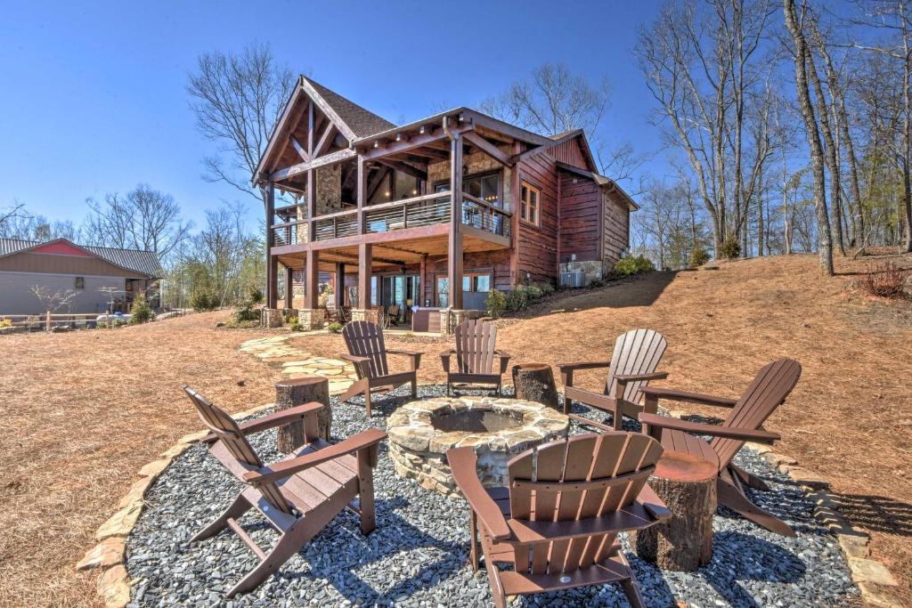 Picture of Luxurious Mountain Getaway with Game Room and Hot Tub!, Mineral Bluff ...
