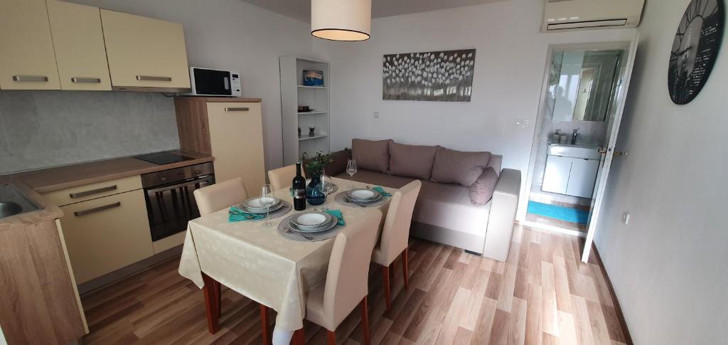 Apartments Lonza - 8