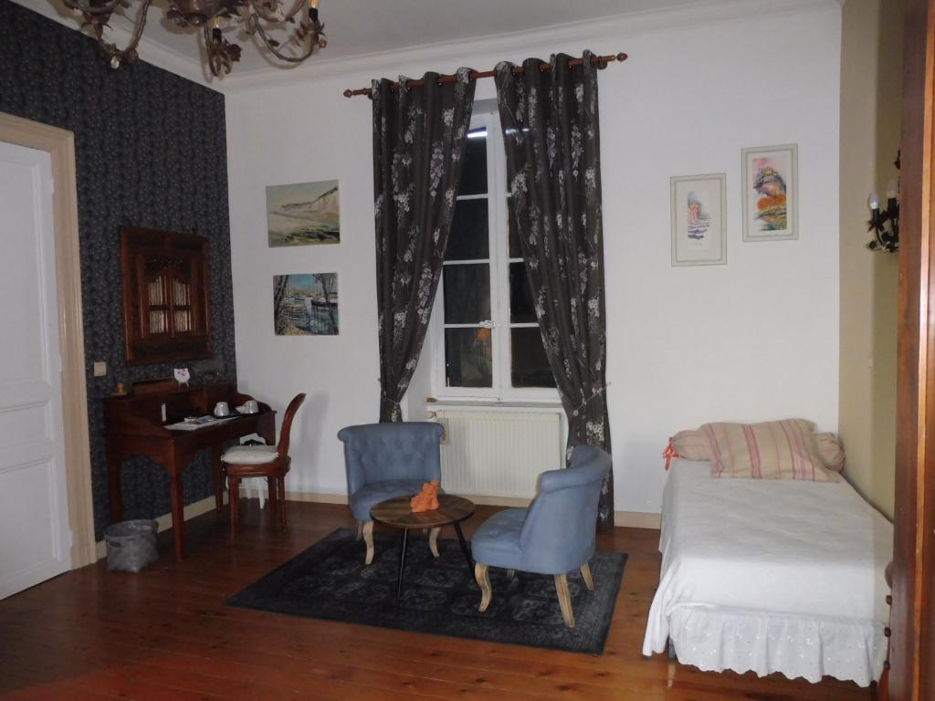LES TERRES BASSES - Double Room With Garden View
