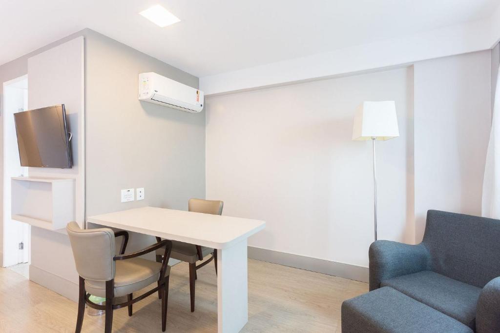  Confortável flat no Hotel Radisson com Café da Manhã