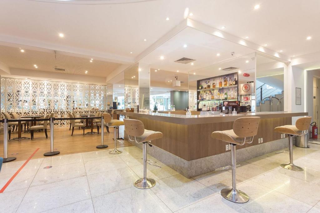  Confortável flat no Hotel Radisson com Café da Manhã