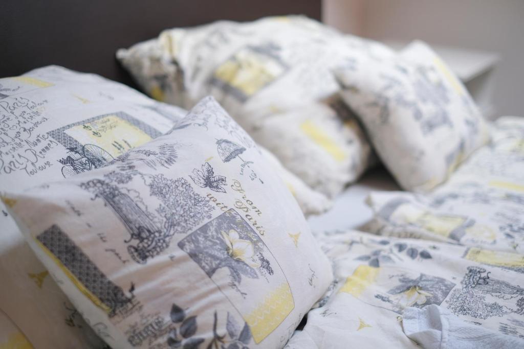 Posteľ alebo postele v izbe v ubytovaní Alexandra Apartman Sárvár