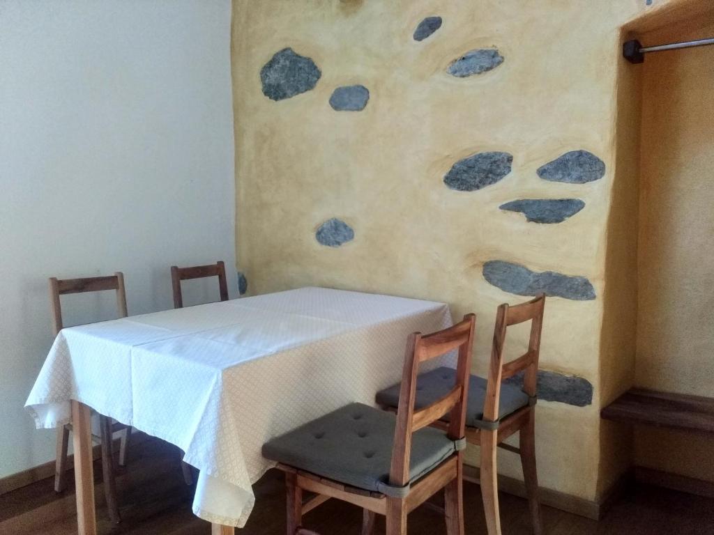 Fotografie z fotogalerie ubytování Guesthouse "Castello del Nucleo" v destinaci Intragna
