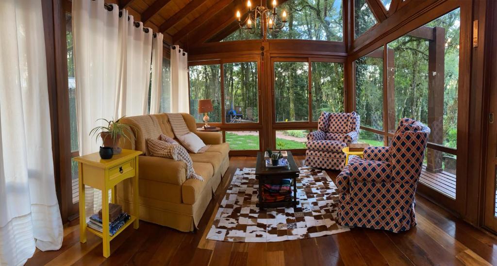 Casa Estilo Canadense - Canela