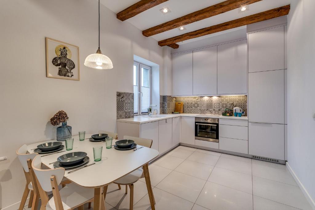 Apartament Z Widokiem Na Rynek - Two-Bedroom Apartment