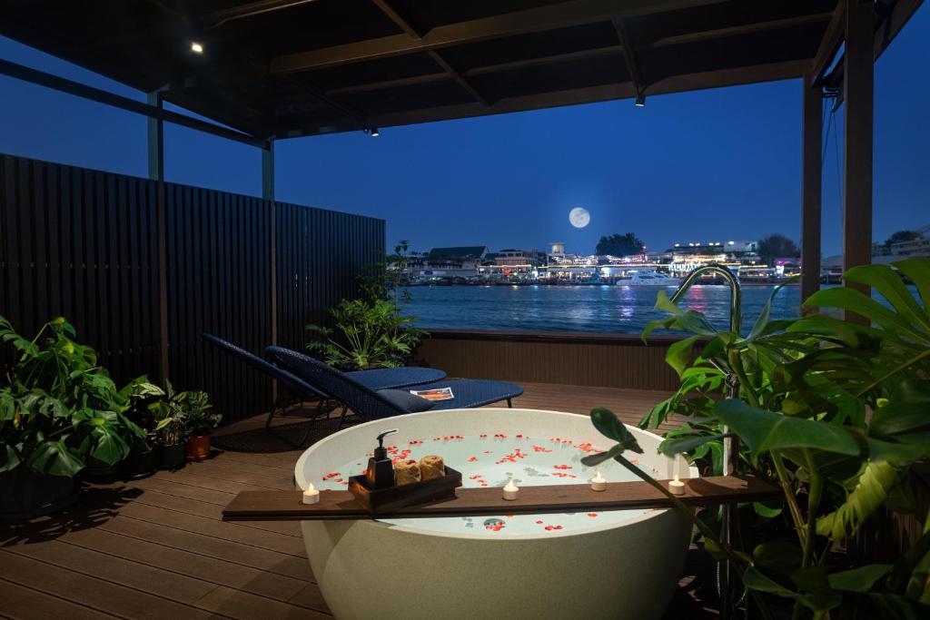 Fotografie z fotogalerie ubytování Baan Wanglang Riverside, Bangkok v destinaci Bangkok