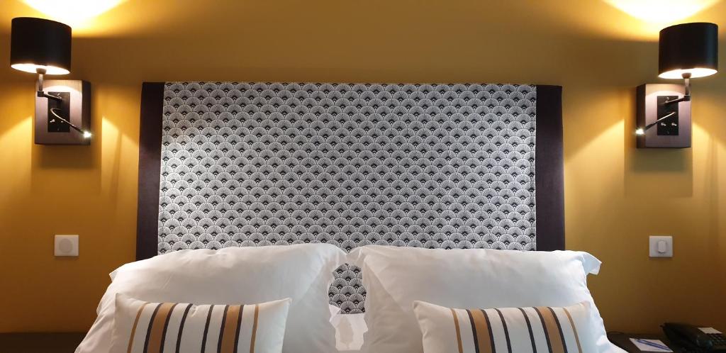 Postel nebo postele na pokoji v ubytování Hotel Argi Eder