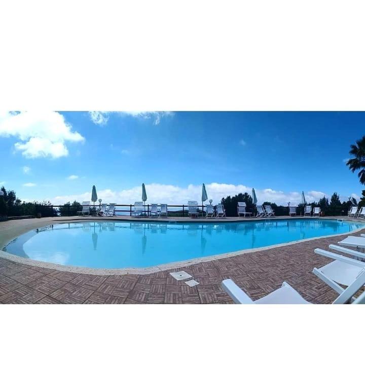 Basen w obiekcie Resort Paradise Marina di Camerota lub w pobliżu