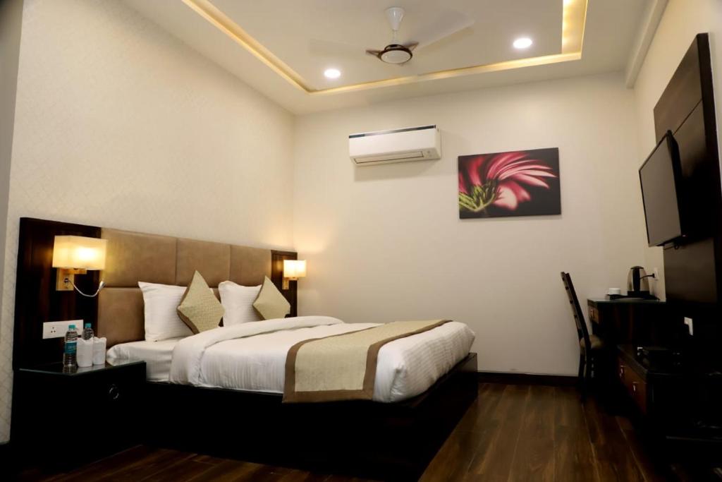 Gallery image of DD Suites Hotel in Agra