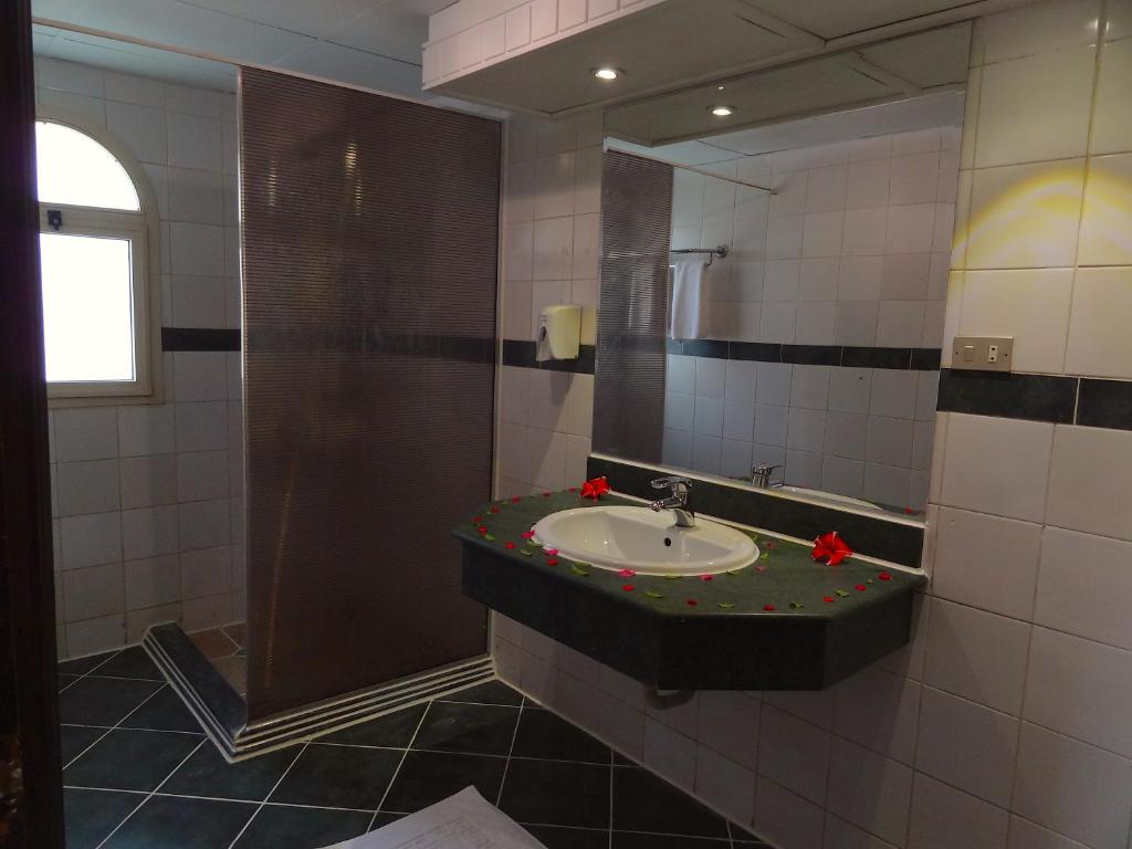 Koupelna v ubytování Naama Blue Hotel