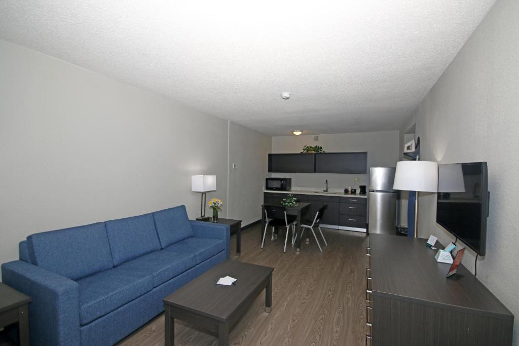 Clarion Pointe Statesville - Suite Lit King-Size Efficacité - Non-Fumeurs