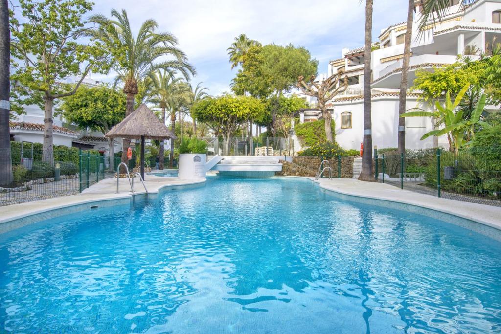 Booking.com: Golden Beach Apartment , Marbella, Spanje . Boek ...