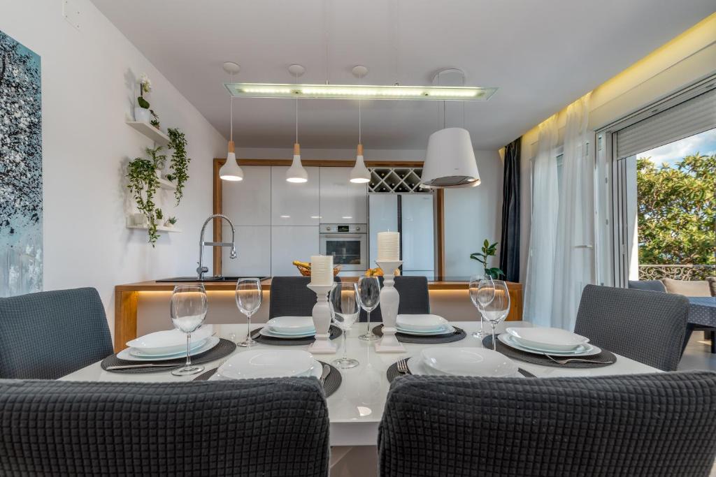 Posedenie v ubytovaní Apartman Tragos