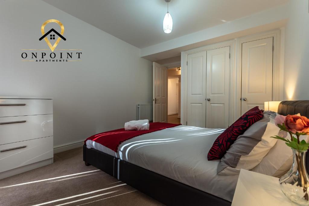 OnPoint Apartments - Excellent 2 Bed Apartment with PARKING