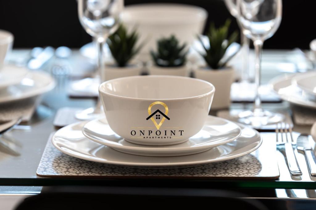 OnPoint Apartments - Excellent 2 Bed Apartment with PARKING