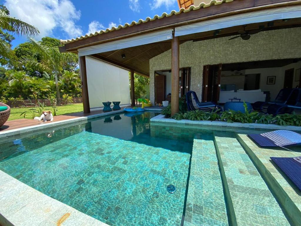  Casa 4 suítes em Praia do Forte - BA