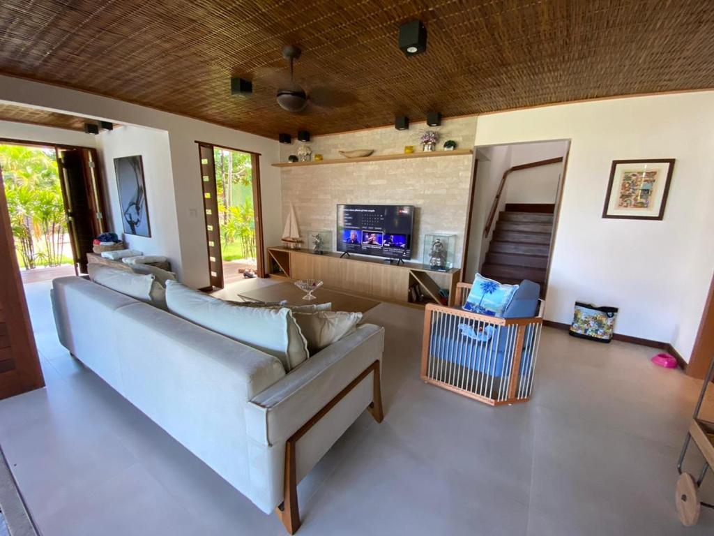  Casa 4 suítes em Praia do Forte - BA