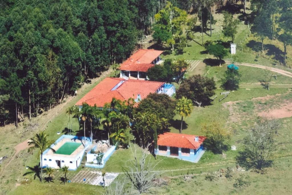  Sítio alto padrão com vista deslumbrante. Reserve!